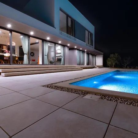 Martincic - 5 Stars Luxury With Pool Heating On 4000m2 ヴィラ