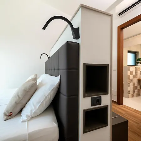 Martincic - 5 Stars Luxury With Pool Heating On 4000m2
