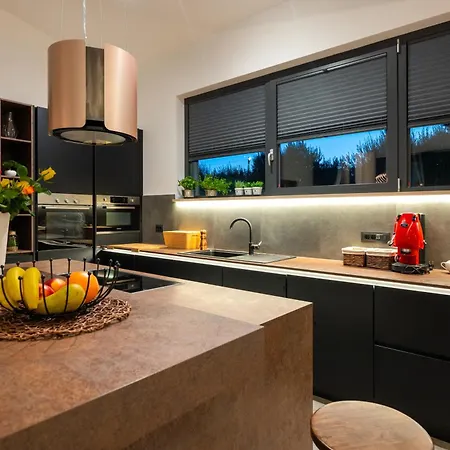 Martincic - 5 Stars Luxury With Pool Heating On 4000m2 * Rakalj