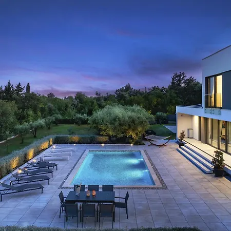 Martincic - 5 Stars Luxury With Pool Heating On 4000m2 * Rakalj