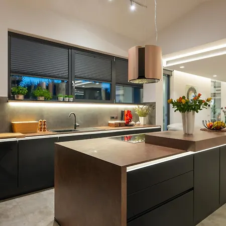 Martincic - 5 Stars Luxury With Pool Heating On 4000m2 ヴィラ *