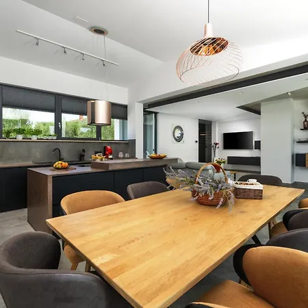וילה Martincic - 5 Stars Luxury With Pool Heating On 4000m2 *