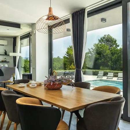 Martincic - 5 Stars Luxury With Pool Heating On 4000m2 ヴィラ Rakalj