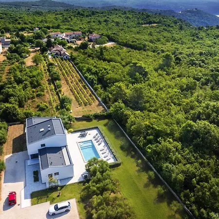 Martincic - 5 Stars Luxury With Pool Heating On 4000m2