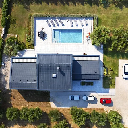Martincic - 5 Stars Luxury With Pool Heating On 4000m2 ヴィラ Rakalj