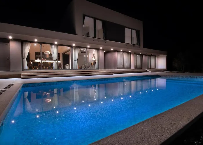 וילה Martincic - 5 Stars Luxury With Pool Heating On 4000m2 Rakalj