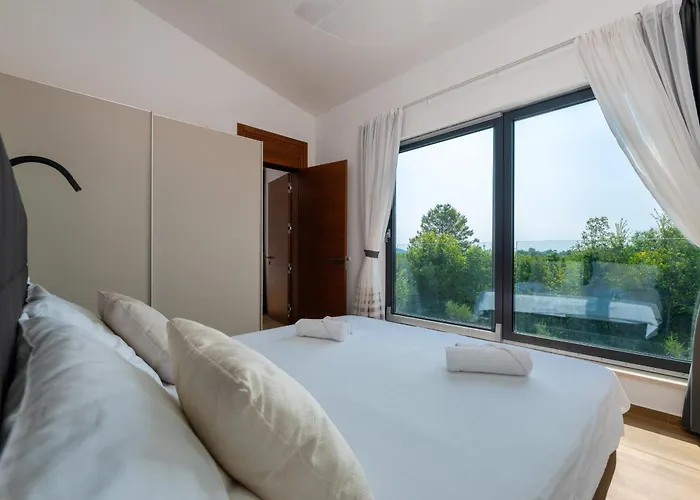 Martincic - 5 Stars Luxury With Pool Heating On 4000m2 *