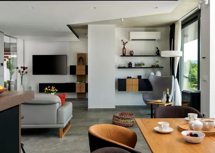 Martincic - 5 Stars Luxury With Pool Heating On 4000m2 וילה Rakalj