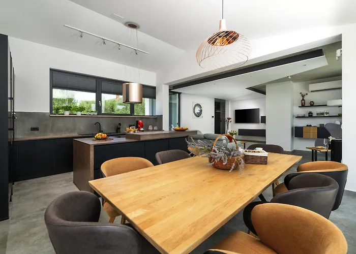 וילה Martincic - 5 Stars Luxury With Pool Heating On 4000m2 *