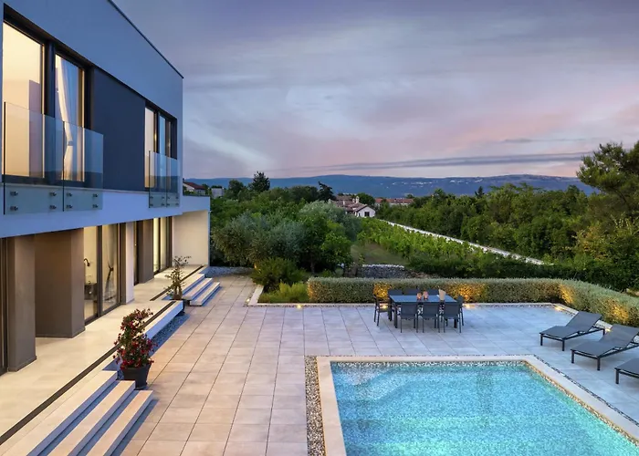 Martincic - 5 Stars Luxury With Pool Heating On 4000m2 וילה