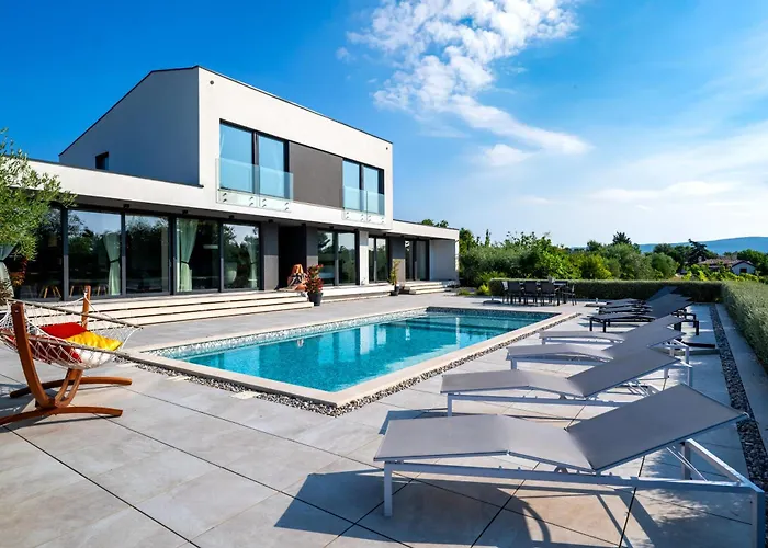 וילה Martincic - 5 Stars Luxury With Pool Heating On 4000m2 *