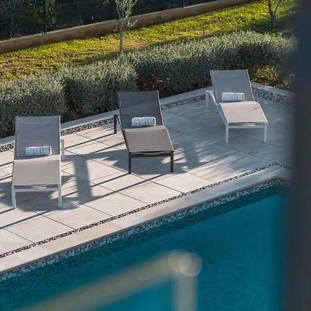 Martincic - 5 Stars Luxury With Pool Heating On 4000m2 *