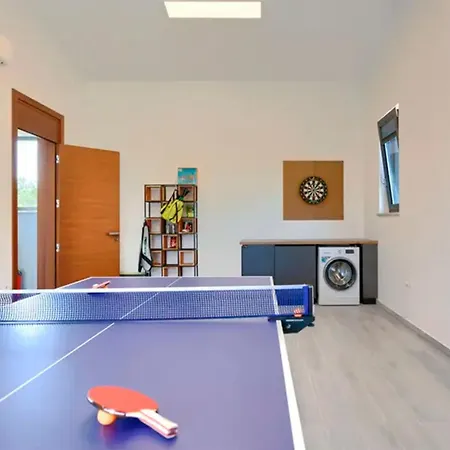 Martincic - 5 Stars Luxury With Pool Heating On 4000m2 Rakalj