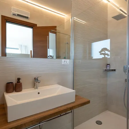 Martincic - 5 Stars Luxury With Pool Heating On 4000m2 * Rakalj