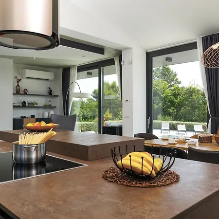 Villa Martincic - 5 Stars Luxury With Pool Heating On 4000m2 *